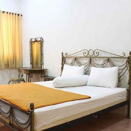 Ruang Tidur At Dpalma Bogor Hotel Exterior photo