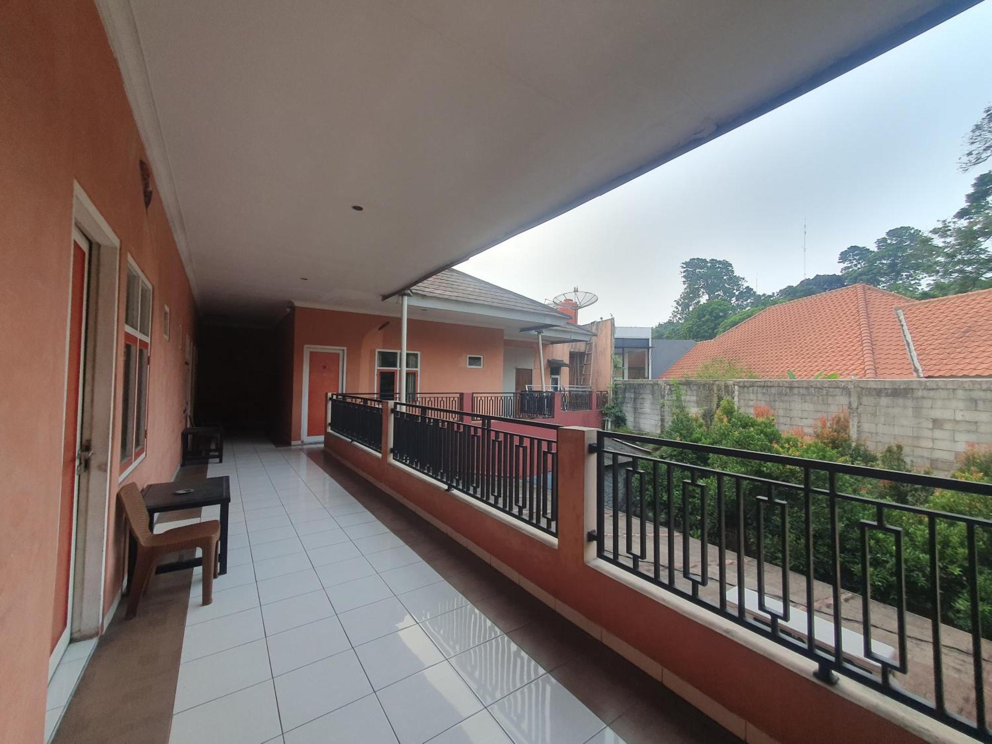 Ruang Tidur At Dpalma Bogor Hotel Exterior photo