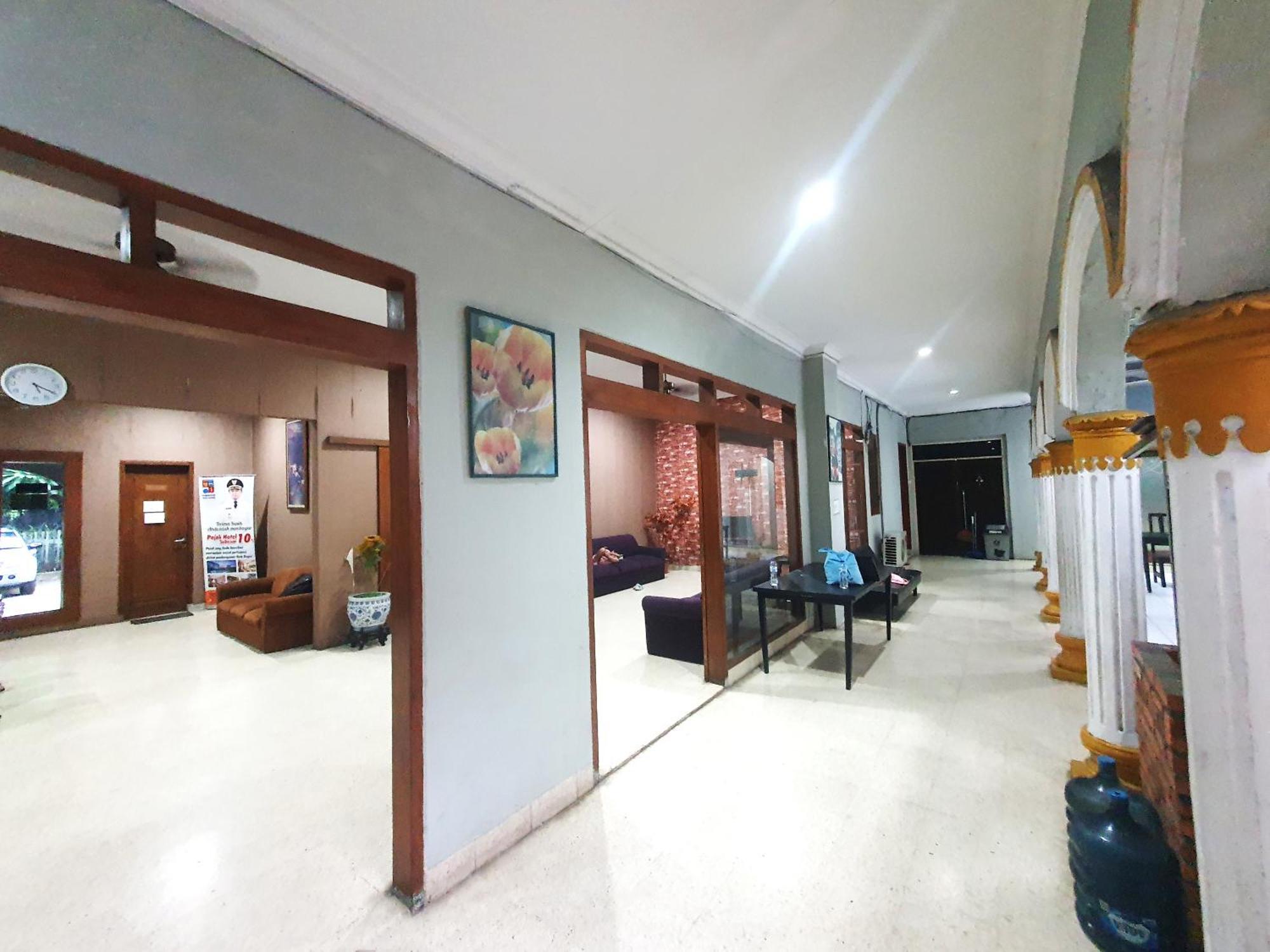 Ruang Tidur At Dpalma Bogor Hotel Exterior photo
